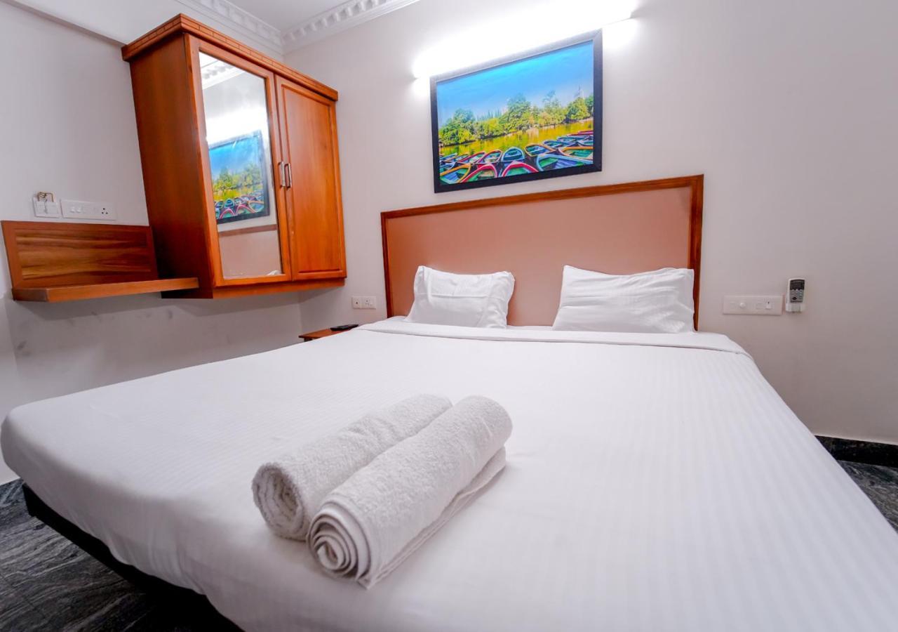 Hotel Luxe Vue - Premium Thiruvananthapuram Zewnętrze zdjęcie